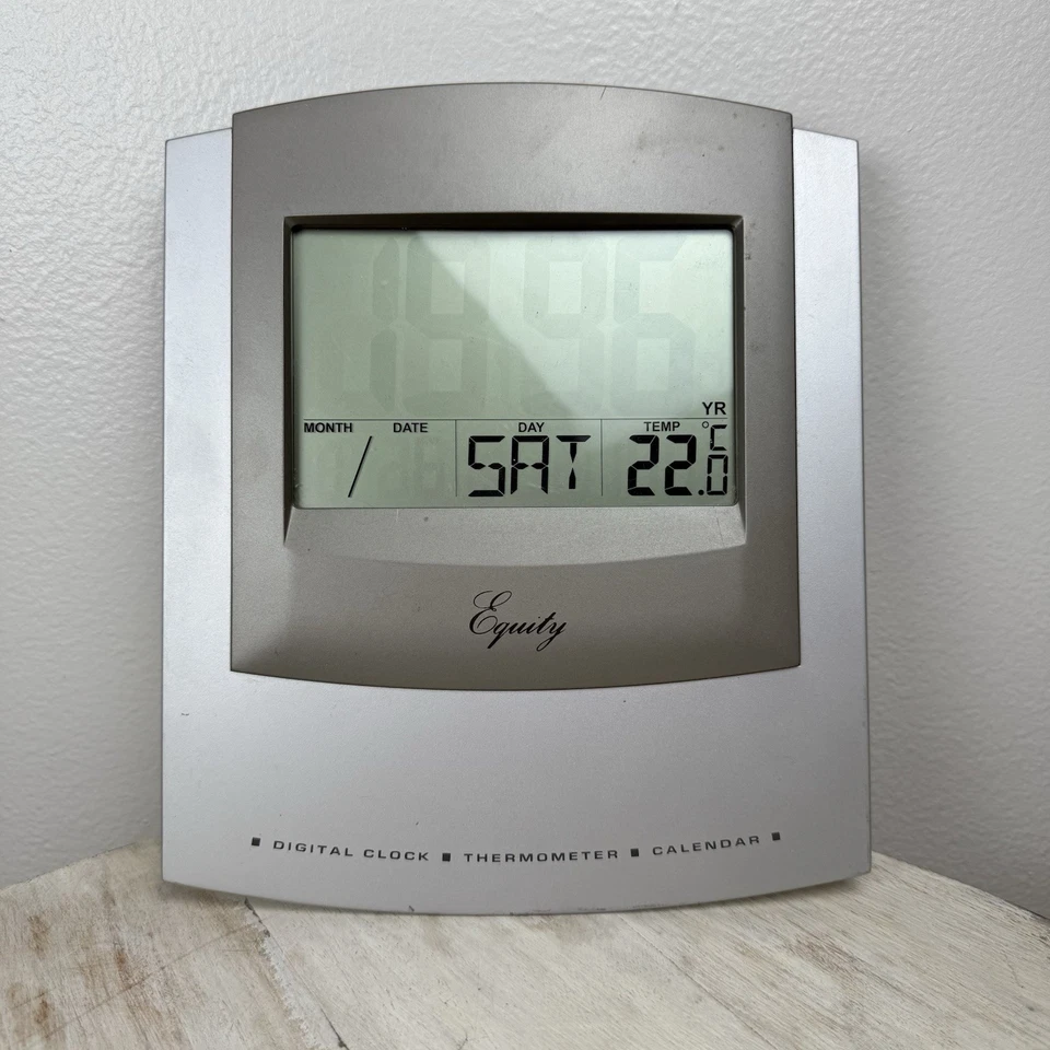 Equity LCD Reloj de Pared Grande - Termómetro - Calendario Probado Plateado  Foto 1 de 4