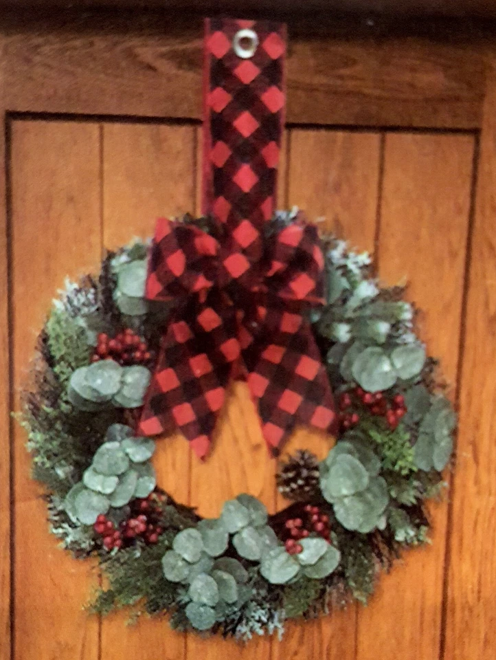 Arco colgante de corona a cuadros de búfalo rojo negro Holiday Time con ojal de metal Foto 1 de 4