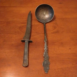 Cuchillo y cucharón antiguos para rebanar carne con plato de plata - Imagen 1 de 9