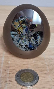 PAPER WEIGHT EGG SHAPE BROWN AND COLORFUL INSIDE - Picture 1 of 2