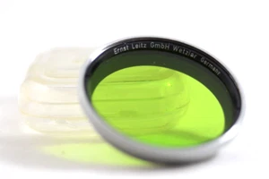 LEICA LEITZ 36MM SUMMITAR GREEN CAMERA LENS FILTER WITH LEICA PLASTIC CASE - Picture 1 of 4