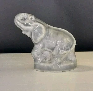 Rote Rose Tee Wade Arche Noah Serie männlicher Elefantenrüssel nach oben - Bild 1 von 3