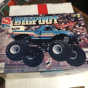 AMT Ertl Bigfoot Racing Monster Truck Ford F150 Complete With Decals And Manual. - Picture 1 of 11