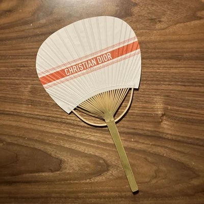 Christian Dior бумаги вентилятор лето в Dior не продается в магазинах 18204 - Изображение 1 из 4