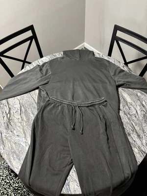 zara gris conjunto sudadera talla grande pierna abierta y sudadera con capucha Foto 1 de 4
