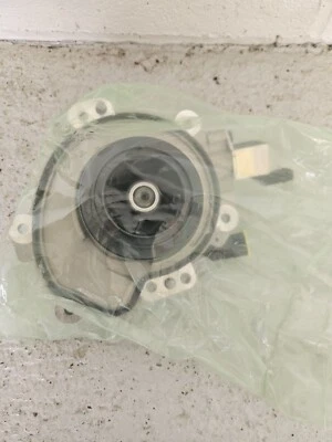 Genuine Land Rover Discovery Sport (L550) & Other Models Water Pump - LR139872 - image 1 of 3