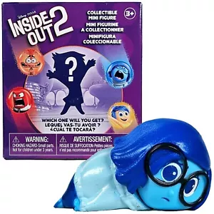 Inside Out 2 Sammlerfigur (Just Play) - Traurigkeit - 5 cm/2 Zoll offene Box - Bild 1 von 2