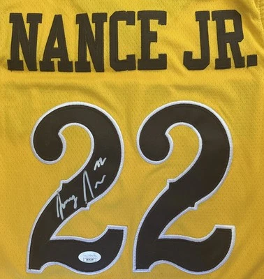 Larry Nance Jr. Camiseta Nike Wyoming Cowboys autografada assinada com certificado de autenticidade JSA - Imagem 1 de 4