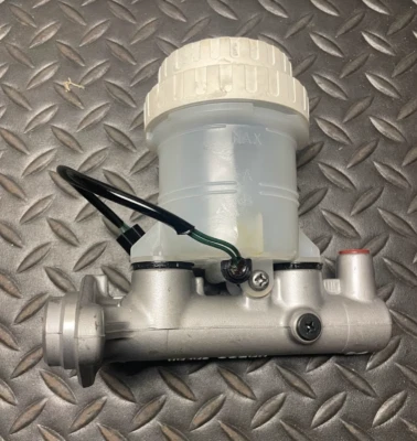 NABCO Brake Master Cylinder - MB534020 - For Mitsubishi, Dodge, Eagle, Plymouth - Image 1 of 4