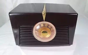 Vintage RCA Victor Bakelite AM Radio 8-X-541 Very Nice, Serviced - Picture 1 of 10