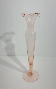 ๐ธ Vintage Pink Depression Glass Bud Vase โ Etched Floral Design โ Ruffled Rim โ - Picture 1 of 7