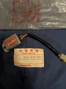 Regulador rectificador 31600-KB7-008 Honda OEM XL250R 1982-83 NUEVO DE STOCK - Imagen 1 de 3