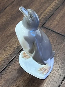 Lladro 7” Penguin Gray/White Collectible Figurine Statue Spain - Picture 1 of 10