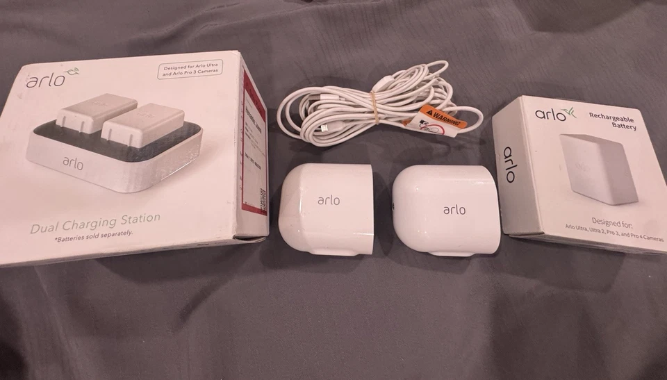 Cámaras Arlo Ultra / Pro 3 (2) + Estación de Carga Dual + Batería + Cable Foto 1 de 2