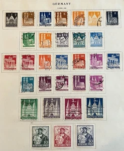 Deutschland - Lot von 37 Briefmarken Ende 1940er Jahre - auf Albumseite - komplette Sätze - Bild 1 von 2