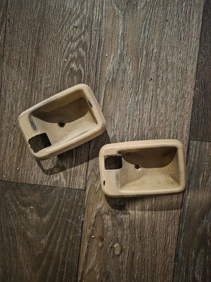 Cubiertas de manija de puerta delantera Plymouth Arrow 1980 Foto 1 de 4