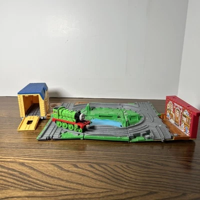 Thomas The Train Sodor Maithwaite Station Take Along N Play Mattel Conjunto Portátil - Imagem 1 de 4