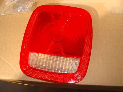 Un par de 1973-1981 Chev - GMC - Juego de lentes de luz trasera internacional M-14 2401 Foto 1 de 2