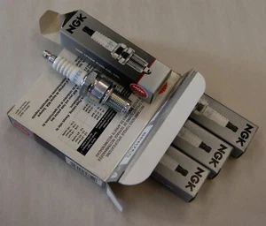 NGK 4 Pack of Genuine OEM (5534) Spark Plugs, BPR7ES-4PK, SH6419 - Picture 1 of 2