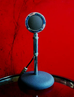 Vintage 1950's Astatic D-104 crystal microphone w adapter & Atlas DS5 desk stand - Image 1 of 4