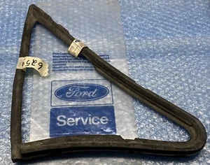 MK1 ESCORT 2 DOOR GENUINE FORD NOS L/H OPENING QUARTER WINDOW WEATHERSTRIP  - Picture 1 of 11