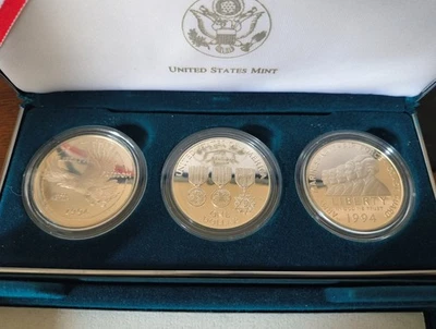 1994 U.S. Veterans Commemorative Silver Dollars Three-Coin Proof  Set W/COA - Image 1 of 4