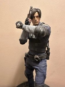 Resident Evil 2 Remake Collector's Edition Leon S. Kennedy Statue Official - Picture 1 of 2