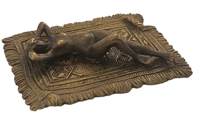 Antike erotische WIENER BRONZE um 1900 - Junge Frau auf Teppich, F.X. Bergmann? - Bild 1 von 4
