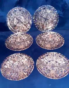 Seis platos pequeños ornamentados de vidrio transparente vintage. Diámetro 16,5 cm. - Imagen 1 de 6
