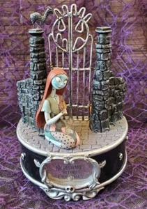 Rare Gemmy 7" The Nightmare Before Christmas Music Box Plays Theme Song Read Des - Picture 1 of 9