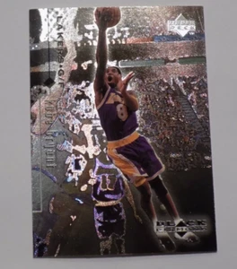 1998-99 Upper Deck Carta Diamante Nero #46 Kobe Bryant Lakers HOF - Foto 1 di 2