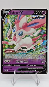 Sylveon V - SWSH202 - SWSH: Sword & Shield Promo Cards (SWSD) - Picture 1 of 2