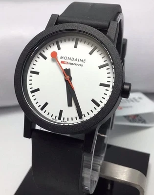 Reloj suizo Mondaine para mujer Foto 1 de 4