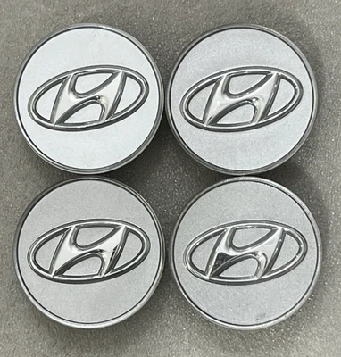 Hyundai 52960-3K210 Center Caps Wheel Covers Hubcaps (Set of 4)  Silver - Image 1 of 4