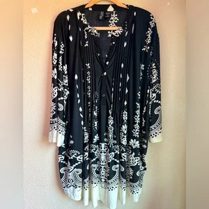 On The Plus Side schwarz-weiße Paisley Biesen Plissee Tunika Bluse 3x - Bild 1 von 8