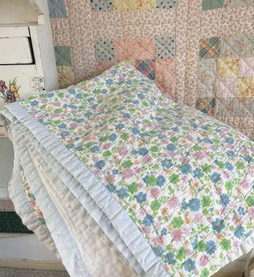 Vintage Quilted Cotton Large Ditsy Floral Blanket Quilt 1950s Cotton Feedsack — 第 1/4 张图片