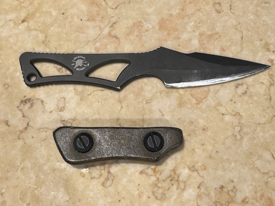 Spartan Blades Enyo Hecho en EE. UU., Funda IWB, Básculas de Cuero Foto 1 de 4