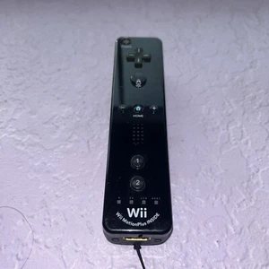 Authentic Nintendo Wii Remote , Wii U Controller - Picture 1 of 4