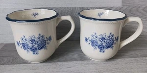 National Trust Country Kitchen Pair Of Mugs Scalloped With Blue Floral Design - Bild 1 von 19