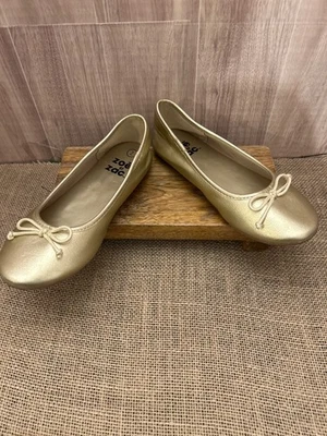 Pisos de ballet dorado Zach & Zoe para niños talla 2 Foto 1 de 4