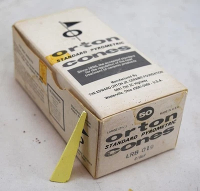 Orton Standard Pyrometric Cones LRB 019 CZD37 Box of 50 NIB New In Box - Image 1 of 2
