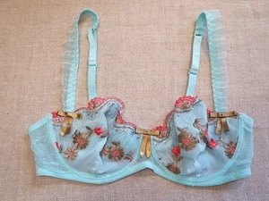 Adorable vintage Monoprix bra. 34D, floral embroidery, bought in Paris. - Picture 1 of 5