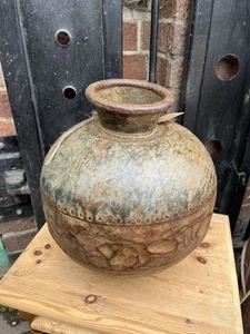 ANTIQUE VINTAGE IRON DECORATIVE INDIAN WATER CARRIER POT - Picture 1 of 8