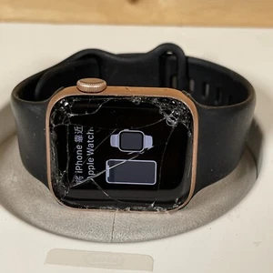 Apple Watch Series 4 44mm (GPS) Nike Edition Aluminum Case‼️cracked Screen:works - Zdjęcie 1 z 4