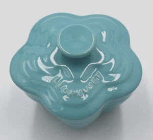 Le Creuset Mini Cocotte Auflaufförmchen in Blumenform mit Deckel - Bild 1 von 6