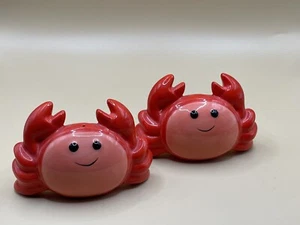 Smiling Ceramic Red Crab Salt & Pepper Shakers ~ New - Picture 1 of 8