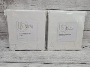 Paneles para cortinas festoneadas Ballard Designs Emma - Juego de 2 blancos 44" x 36" - Imagen 1 de 5