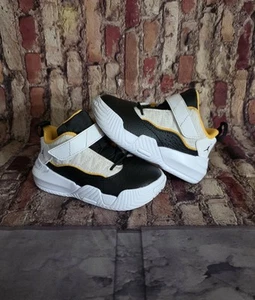 Jordan Stay Loyal Boys 7C Yellow Black & White Sneakers DC7231-107 - Picture 1 of 8