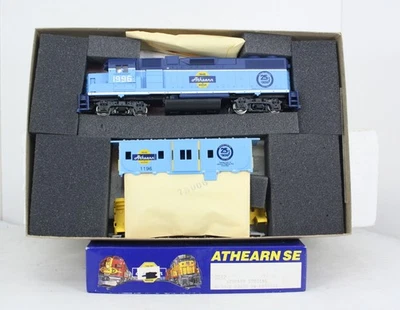 HO Athearn Special Edition 2212 Athearn GP38-2 Diesel & Bay Window Caboose - Image 1 of 4