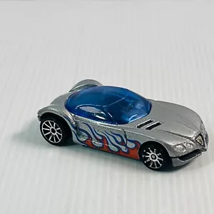 Hot Wheels - Golden Arrow - Silver with Flames - 1:64 - Dated 2002 - Loose - Picture 1 of 10